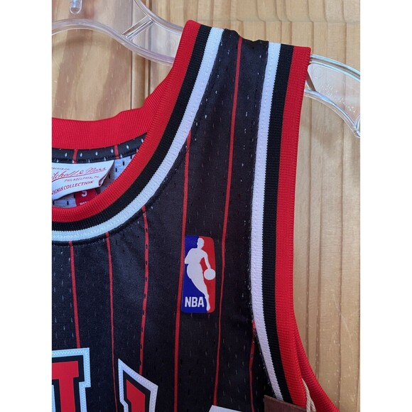 Mitchell & Ness NBA Swingman Bulls Scottie Pippen Alternate Jersey 95-96 Size S - Picture 3 of 11